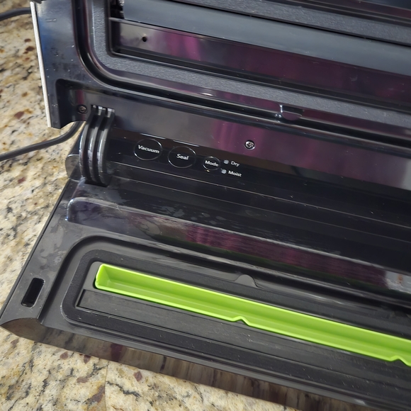 FoodSaver PowerVac Compact Vacuum Sealing Machine VS0150 - Picture 6 of 7